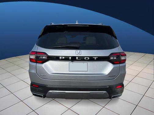 Solar Silver Metallic 2026 Honda Pilot Touring 8-Passenger