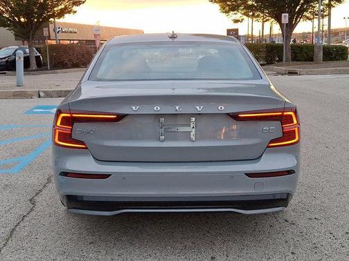 2024 Volvo S60 B5 Core Dark Theme