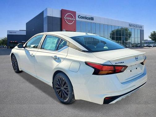 Pearl White Tricoat 2026 Nissan Altima SV FWD