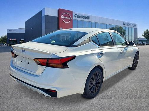 Pearl White Tricoat 2026 Nissan Altima SV FWD