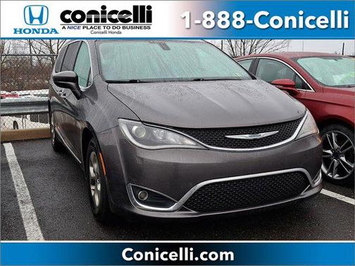 Granite Crystal Metallic Clearcoat 2017 Chrysler Pacifica Touring-L