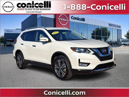 Pearl White 2017 Nissan Rogue SL