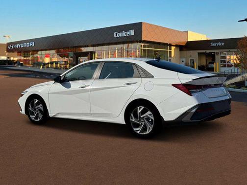 2025 Hyundai ELANTRA HEV SEL Sport