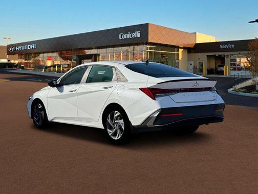 2025 Hyundai ELANTRA HEV SEL Sport