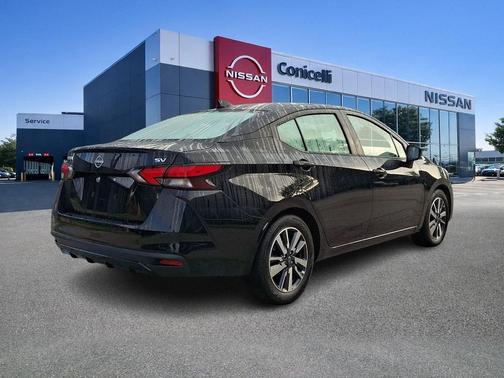 Super Black 2023 Nissan Versa 1.6 SV
