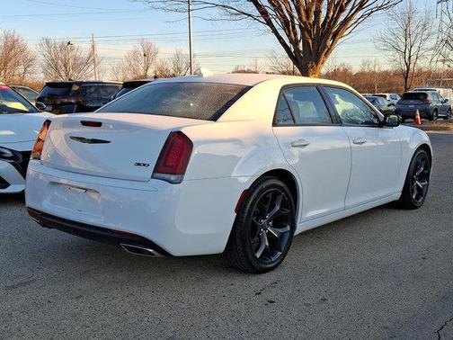 2021 Chrysler 300 Touring
