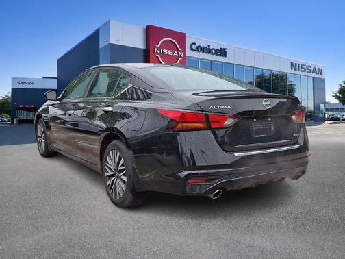 Super Black 2023 Nissan Altima 2.5 SV