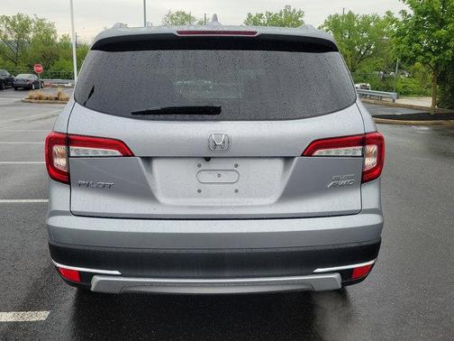 Lunar Silver Metallic 2020 Honda Pilot AWD Elite