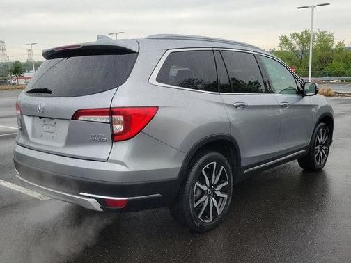 Lunar Silver Metallic 2020 Honda Pilot AWD Elite