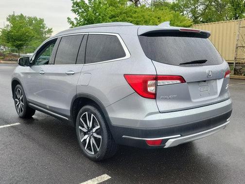 Lunar Silver Metallic 2020 Honda Pilot AWD Elite