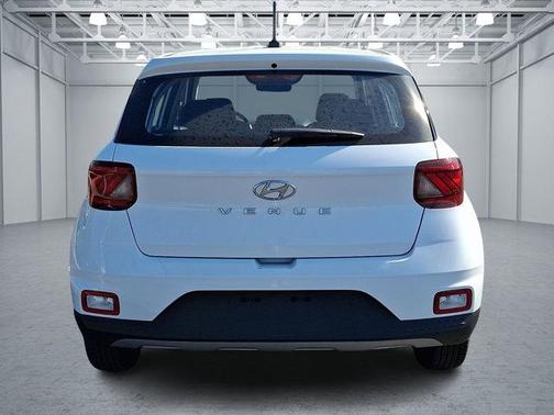 Lunar White 2025 Hyundai VENUE SE