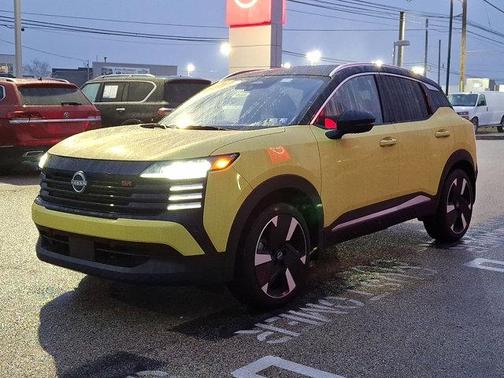 2025 Nissan Kicks SR