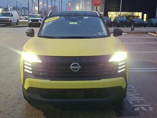 2025 Nissan Kicks SR