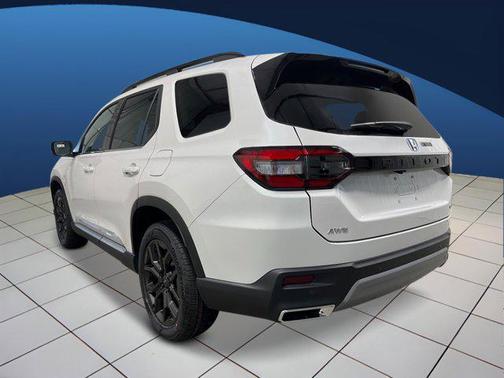 2025 Honda Pilot Touring 8-Passenger