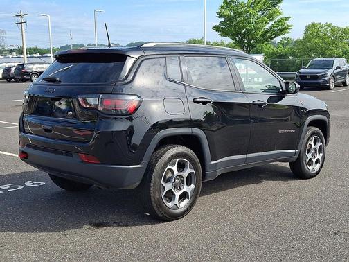 Diamond Black Crystal Pearlcoat 2022 Jeep Compass Trailhawk