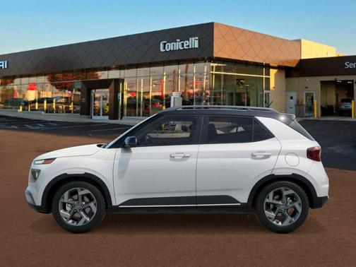 Lunar White w/Black Roof 2026 Hyundai VENUE SEL w/Two-Tone Roof
