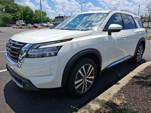 2022 Nissan Pathfinder Platinum 4WD
