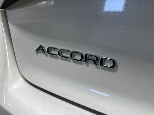 Platinum White Pearl 2026 Honda Accord SE