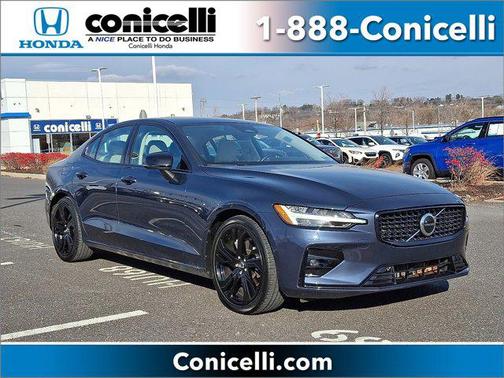 2024 Volvo S60 B5 Core Dark Theme