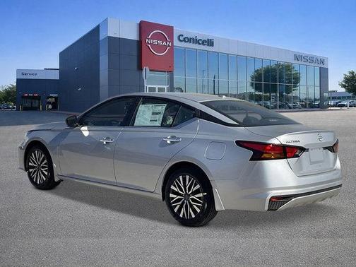 Brilliant Silver Metallic 2026 Nissan Altima SV FWD