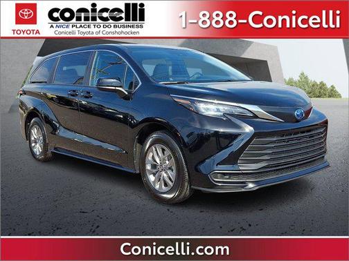 2025 Toyota Sienna LE