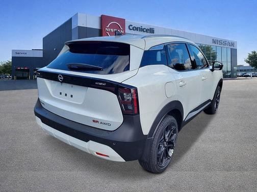 Aspen White Tricoat 2026 Nissan Kicks SR