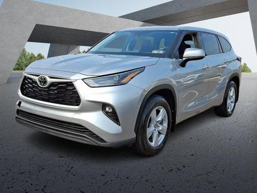 2022 Toyota Highlander LE
