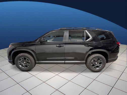 Crystal Black Pearl 2026 Honda Pilot TrailSport