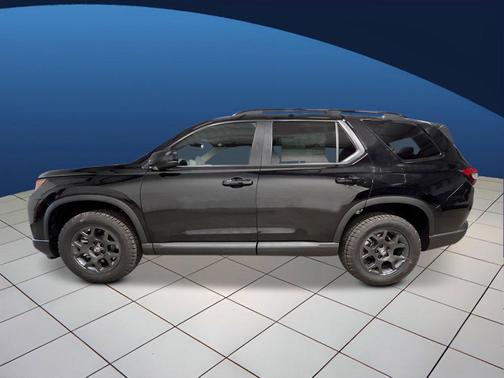 Crystal Black Pearl 2026 Honda Pilot TrailSport