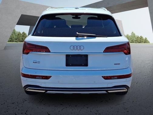 White 2021 Audi Q5 45 Premium