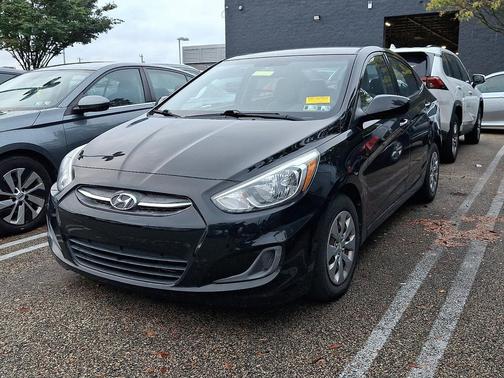 Ultra Black Pearl 2016 Hyundai Accent SE