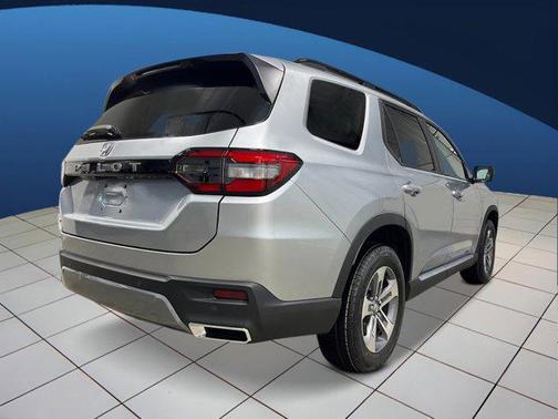 Solar Silver Metallic 2026 Honda Pilot EX-L