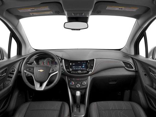 Silver Ice Metallic 2018 Chevrolet Trax LT