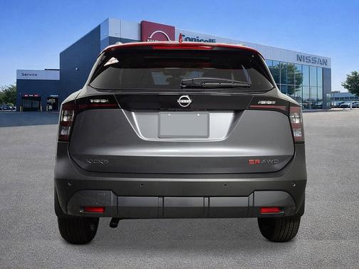 Gun Metallic/Scarlet Ember Tintcoat 2026 Nissan Kicks SR