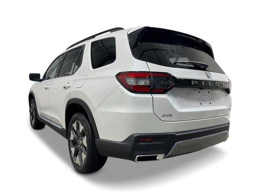 Platinum White Pearl 2026 Honda Pilot Touring 8-Passenger