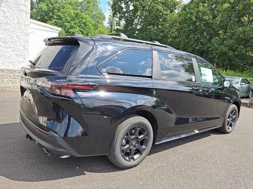 2025 Toyota Sienna Woodland Edition