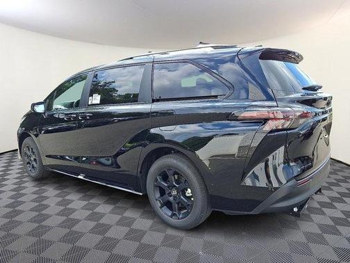 2025 Toyota Sienna Woodland Edition