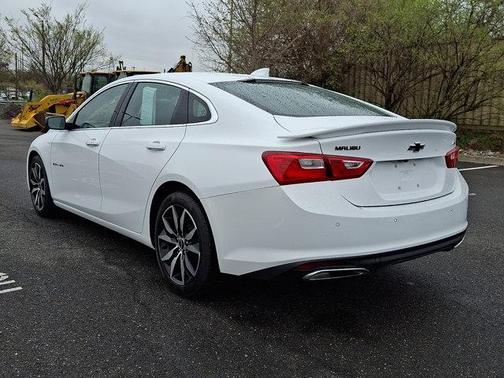 Summit White 2021 Chevrolet Malibu FWD RS