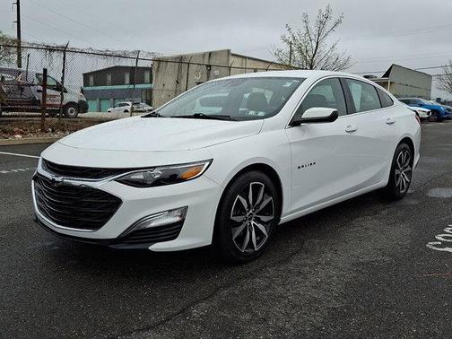 Summit White 2021 Chevrolet Malibu FWD RS