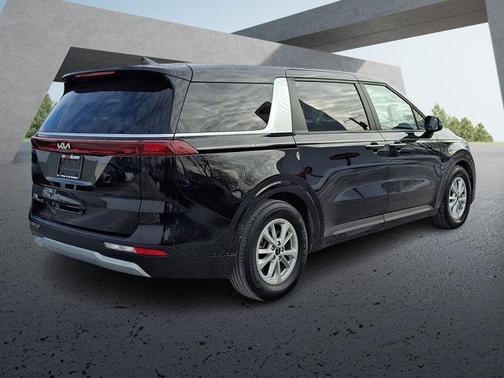 2022 Kia Carnival LXS