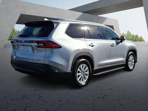 2025 Toyota Highlander LE