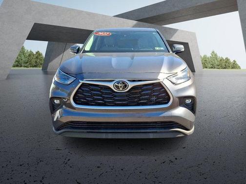 2022 Toyota Highlander LE
