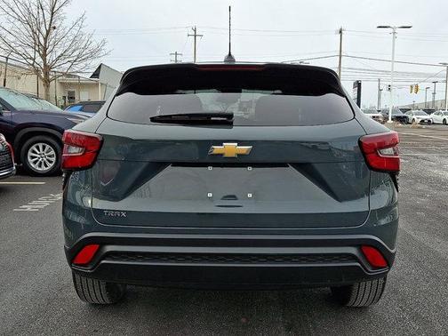 2025 Chevrolet Trax LS