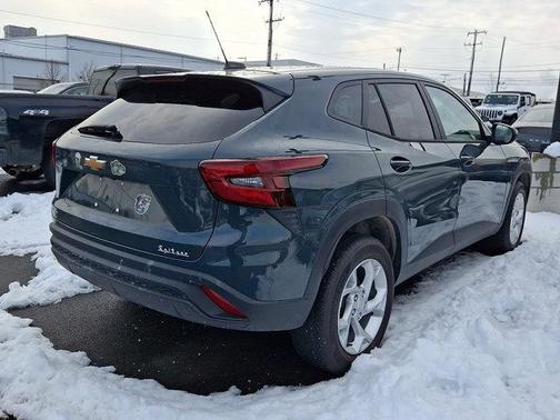 2025 Chevrolet Trax LS