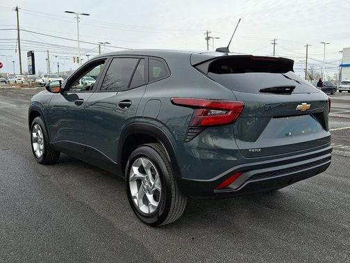 2025 Chevrolet Trax LS