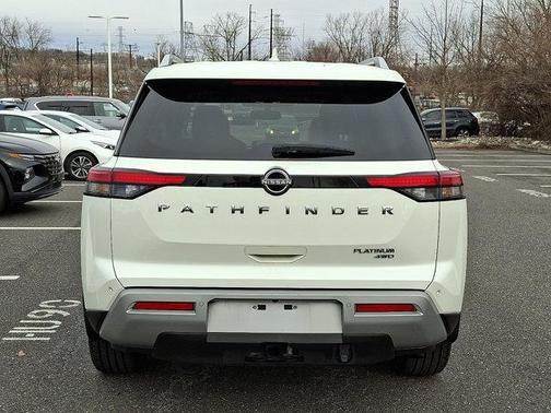 2022 Nissan Pathfinder Platinum 4WD