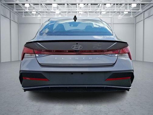 Fluid Metal 2025 Hyundai ELANTRA Sport
