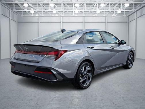 Fluid Metal 2025 Hyundai ELANTRA Sport