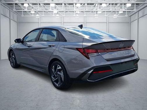 Fluid Metal 2025 Hyundai ELANTRA Sport