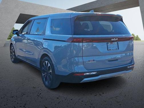 2023 Kia Carnival EX